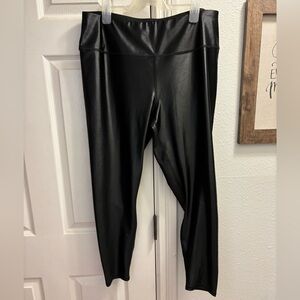Maurice’s Size 1x Liquid Shine Black Leggings